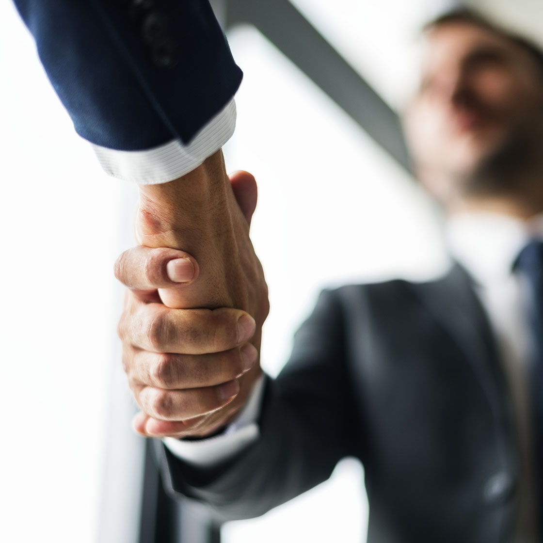 Asesoría jurídica empresarial y societaria para empresas y pymes en Colombia